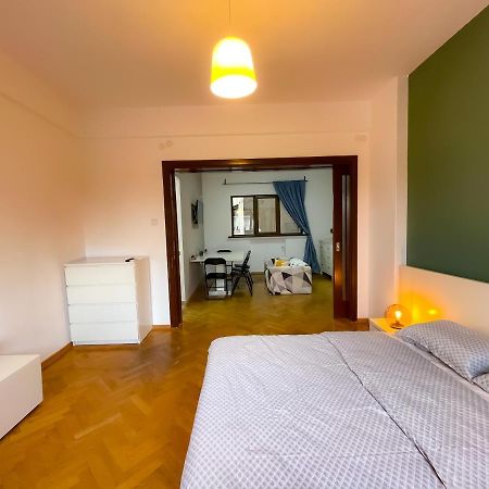 Km 0 And The Best View 2Bdr Apartment In Bucarest Esterno foto